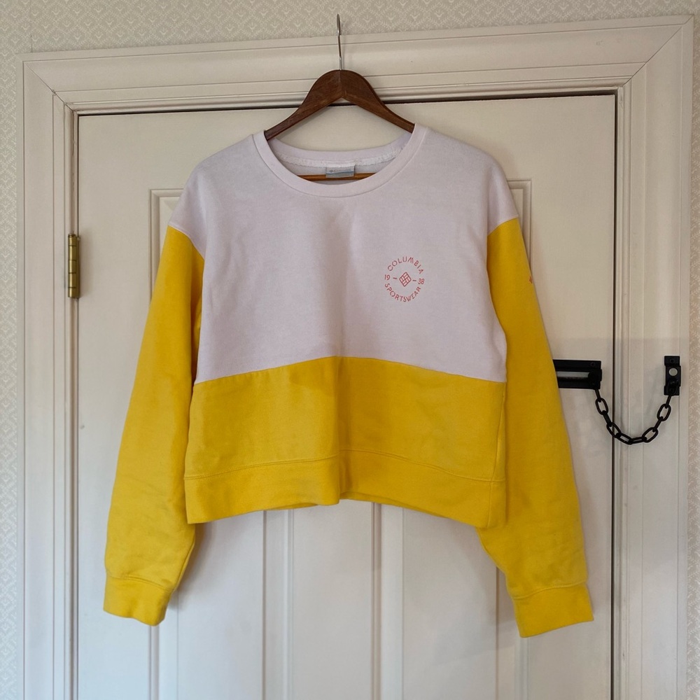 Columbia Colorblock Cropped Sweatshirt